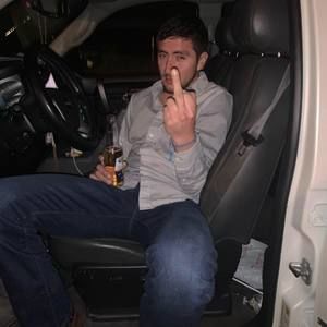 Meet your Posher, Carlos